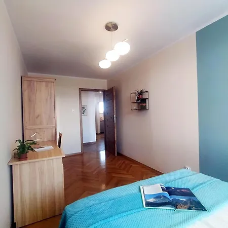 Almanak J10 - Grand-tourist Apartment